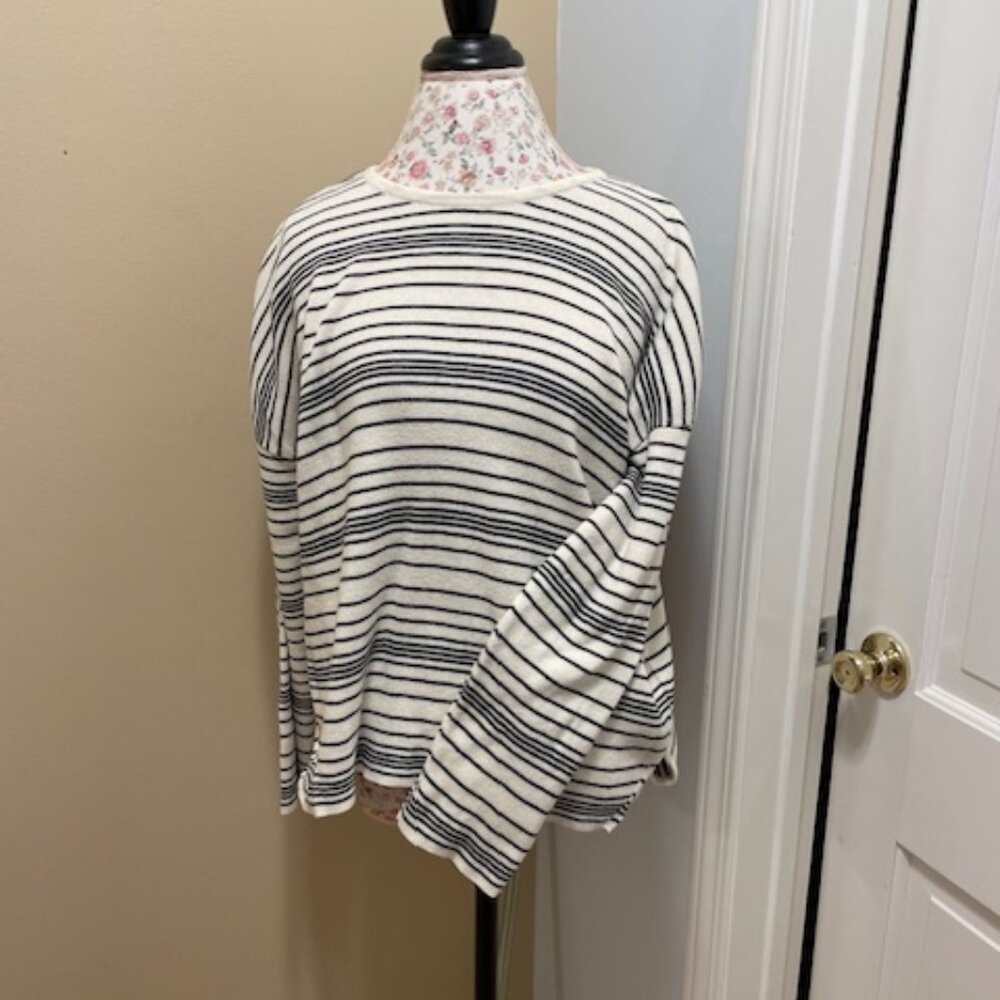 Eileen Fisher Black and White Striped Sweater - M